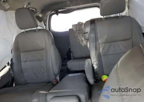 2018 Toyota Sienna Xle z USA, uszkodzony, nr VIN 5TDYZ3DC9JS949947